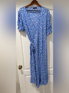 Bloomchic Women’s Blue Floral Wrap Midi Dress - Lightweight Summer Style size 16